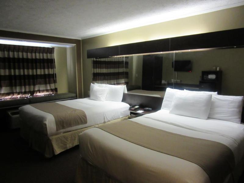 Microtel Inn & Suites By Wyndham Columbia Fort Jackson N Экстерьер фото
